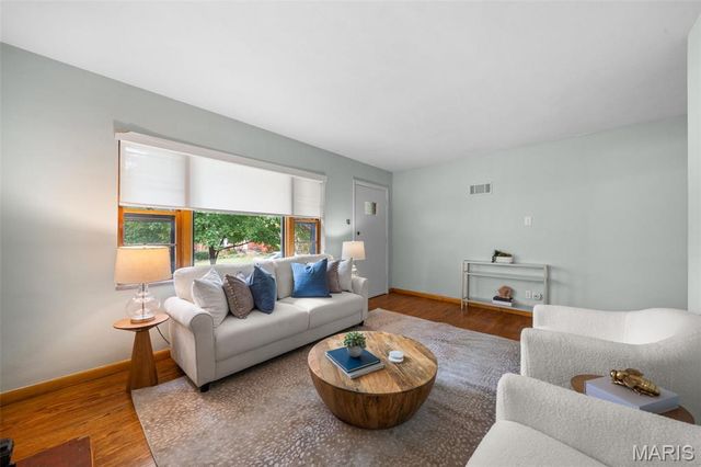 4325 Alma Avenue, St Louis, MO 63116