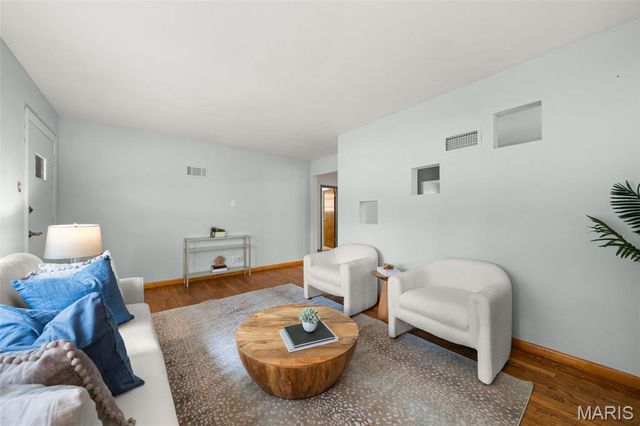 4325 Alma Avenue, St Louis, MO 63116