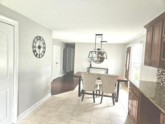 111 Westover Lane, Schaumburg, IL 60193
