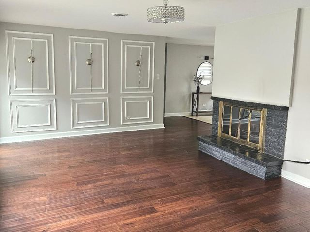 111 Westover Lane, Schaumburg, IL 60193