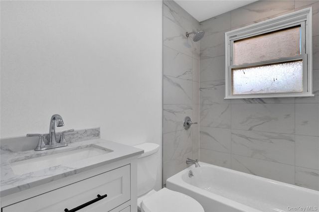 31 Bluespruce Road, Levittown, NY 11756