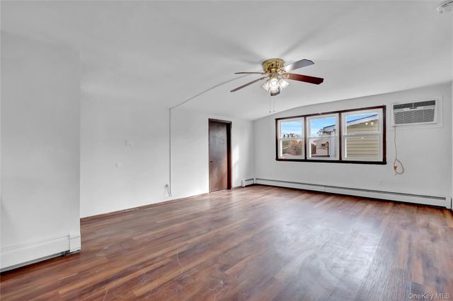 31 Bluespruce Road, Levittown, NY 11756