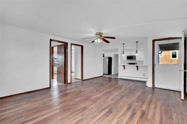 31 Bluespruce Road, Levittown, NY 11756