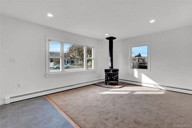 31 Bluespruce Road, Levittown, NY 11756