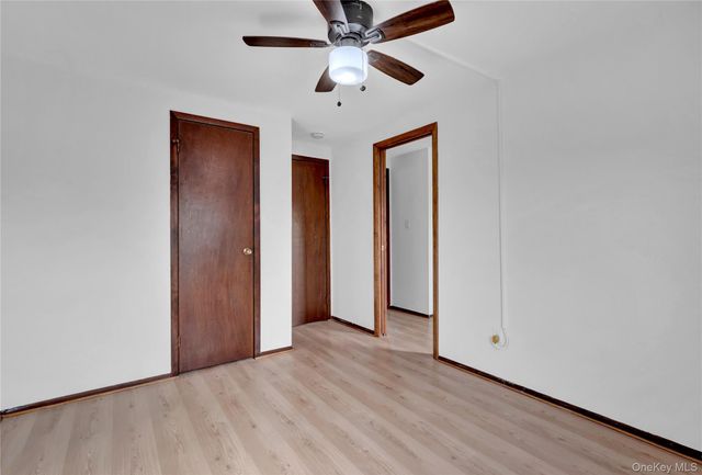 31 Bluespruce Road, Levittown, NY 11756