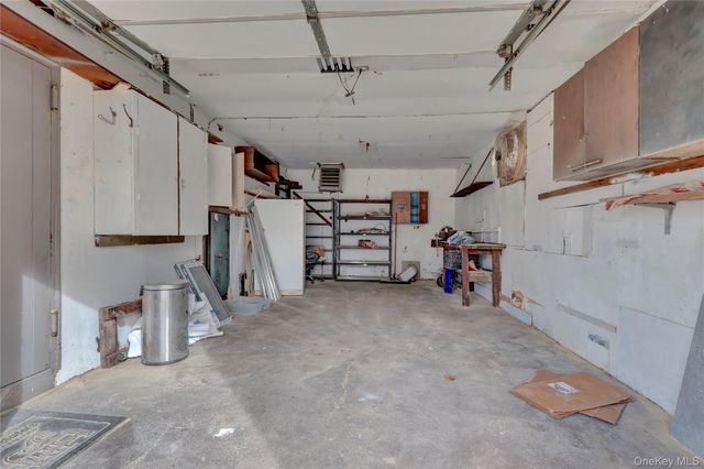 31 Bluespruce Road, Levittown, NY 11756