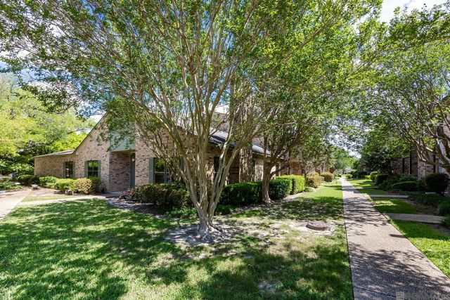 2033 W Magna Carta Pl, Baton Rouge, LA 70815