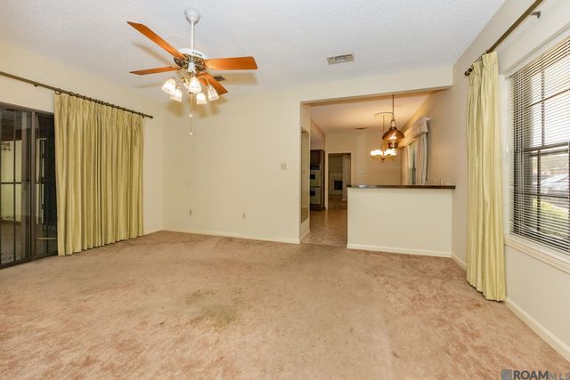 2033 W Magna Carta Pl, Baton Rouge, LA 70815