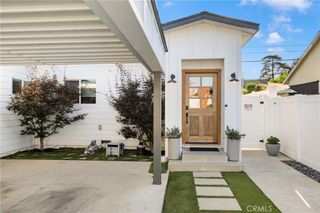 7247 Genesta, Lake Balboa, CA 91406