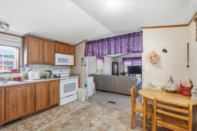 18 Avenue A, Burlington, VT 05408