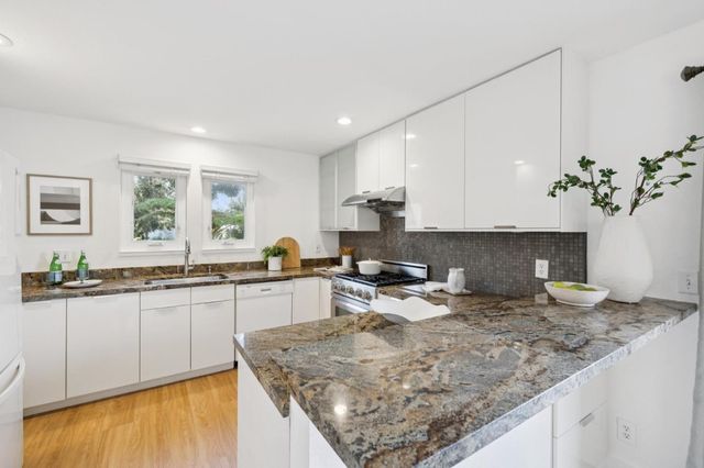 181 Centre 11, Mountain View, CA 94041