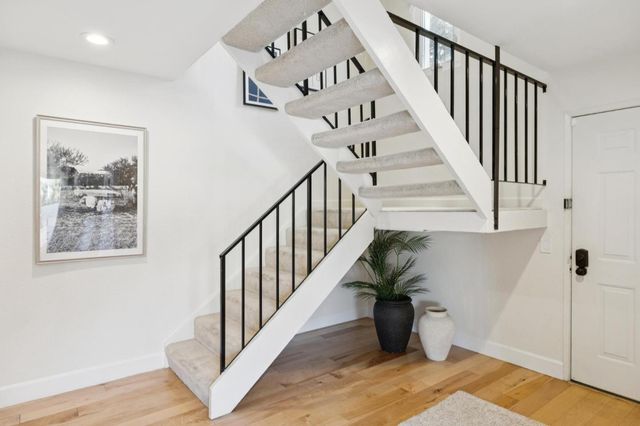 181 Centre 11, Mountain View, CA 94041