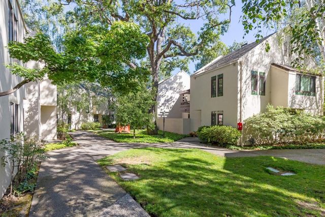 181 Centre 11, Mountain View, CA 94041