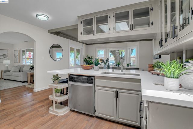 16188 Yale Ave, Ashland, CA 94580