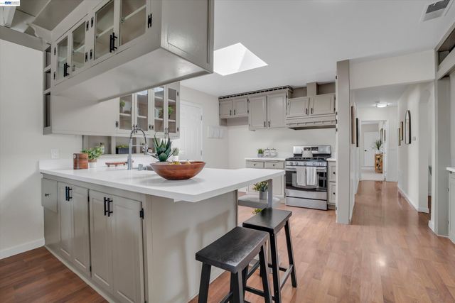 16188 Yale Ave, Ashland, CA 94580