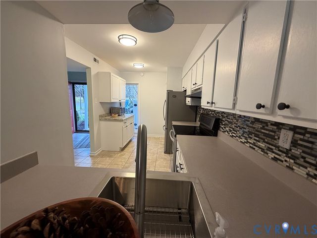 1522 Sycamore Square Dr, Midlothian, VA 23113