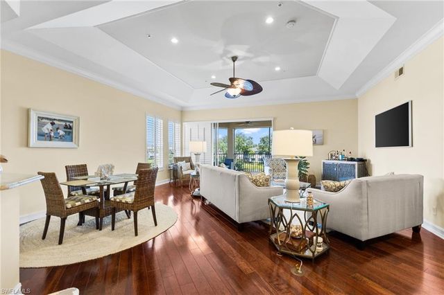 1875 Les Chateaux BLVD # 302, Naples, FL 34109