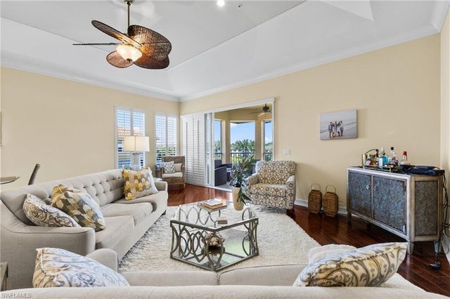 1875 Les Chateaux BLVD # 302, Naples, FL 34109