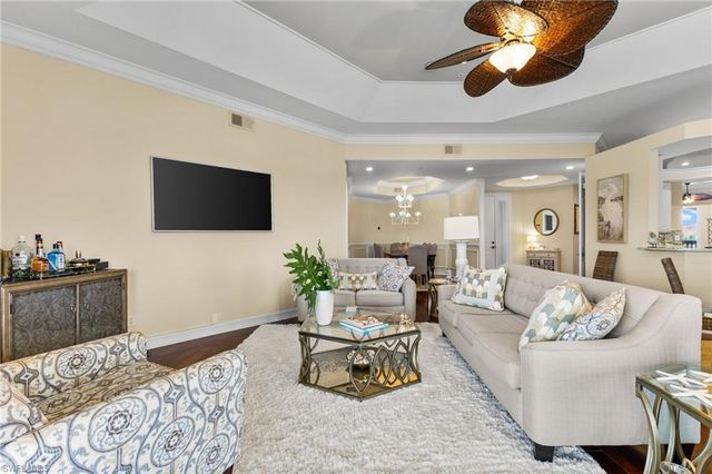 1875 Les Chateaux BLVD # 302, Naples, FL 34109