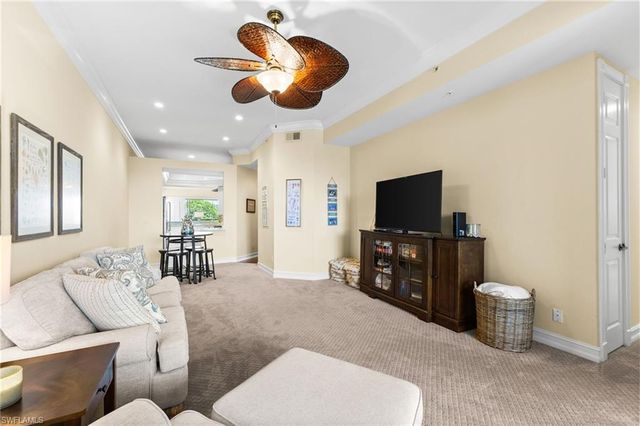 1875 Les Chateaux BLVD # 302, Naples, FL 34109