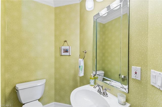 1875 Les Chateaux BLVD # 302, Naples, FL 34109