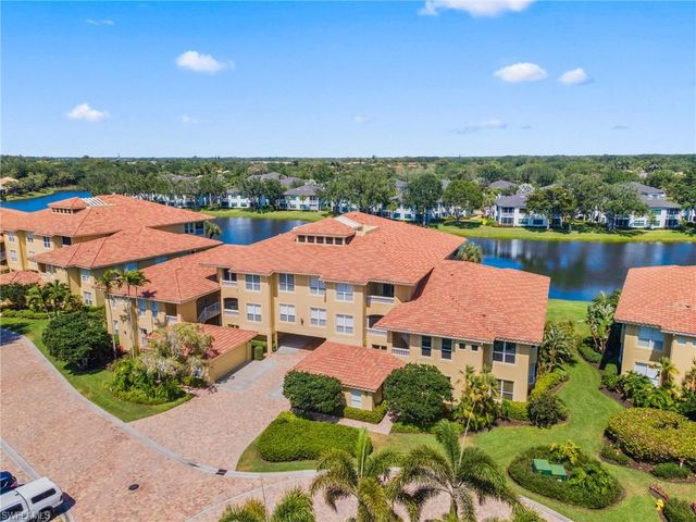 1875 Les Chateaux BLVD # 302, Naples, FL 34109