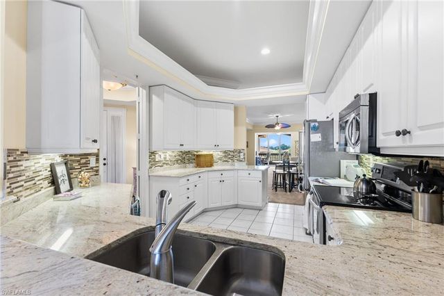 1875 Les Chateaux BLVD # 302, Naples, FL 34109