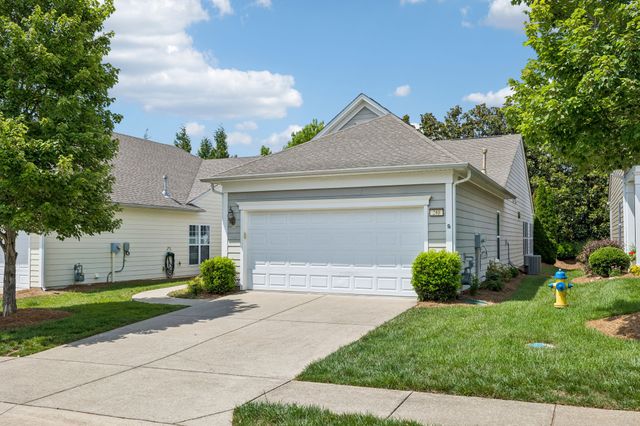 240 Old Towne Dr, Mount Juliet, TN 37122