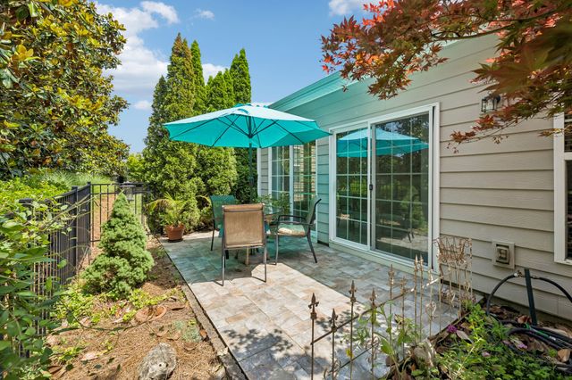 240 Old Towne Dr, Mount Juliet, TN 37122