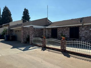 1721 E Cross Avenue, Tulare, CA 93274