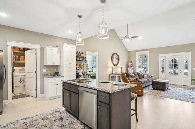 1418 Alyssa Dr, Chapel Hill, TN 37034