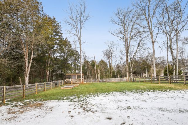 1418 Alyssa Dr, Chapel Hill, TN 37034