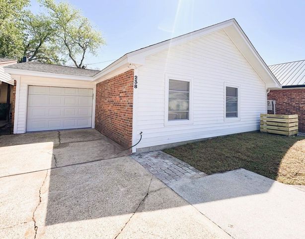 238 Indian Oaks Drive, Destin, FL 32541