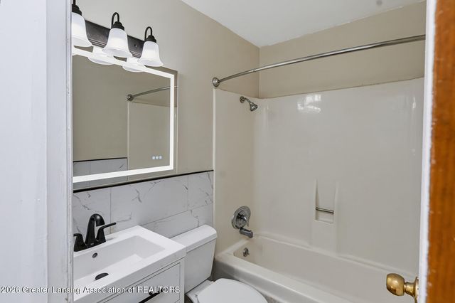 3119 Continental Drive, Lansing, MI 48911