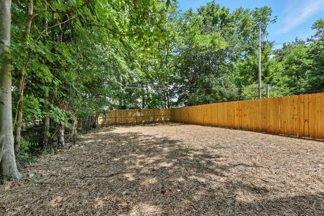 1227 Greenfield Dr, Clarksville, TN 37040