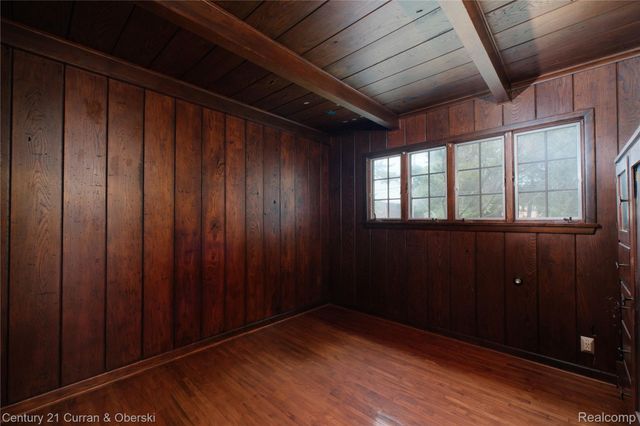 12733 Kingston Avenue, Huntington Woods, MI 48070