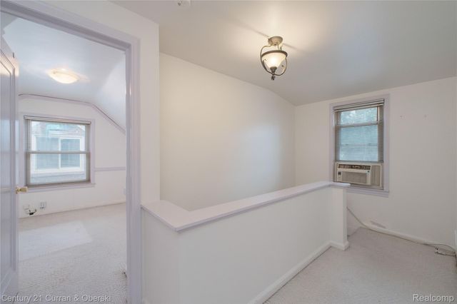 12733 Kingston Avenue, Huntington Woods, MI 48070