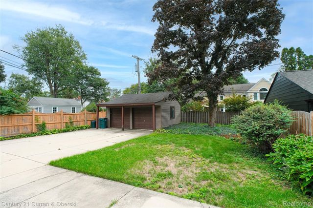 12733 Kingston Avenue, Huntington Woods, MI 48070
