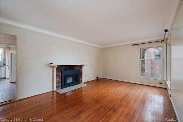 12733 Kingston Avenue, Huntington Woods, MI 48070