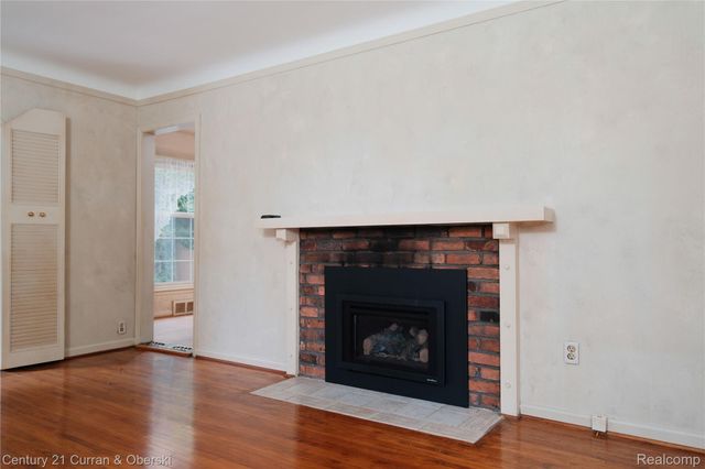 12733 Kingston Avenue, Huntington Woods, MI 48070