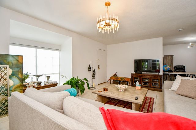 12633 Memorial Drive 114, Houston, TX 77024