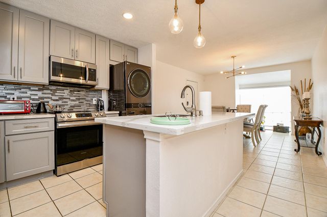 12633 Memorial Drive 114, Houston, TX 77024