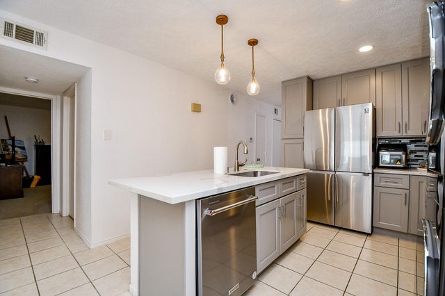 12633 Memorial Drive 114, Houston, TX 77024