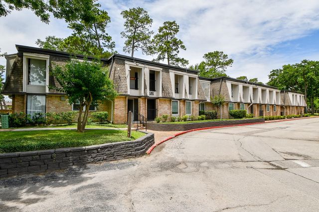 12633 Memorial Drive 114, Houston, TX 77024