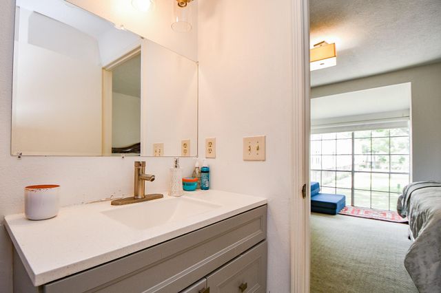 12633 Memorial Drive 114, Houston, TX 77024