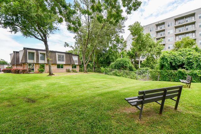 12633 Memorial Drive 114, Houston, TX 77024