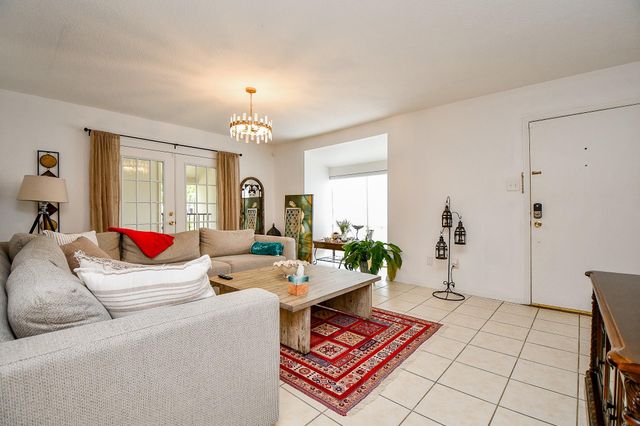 12633 Memorial Drive 114, Houston, TX 77024