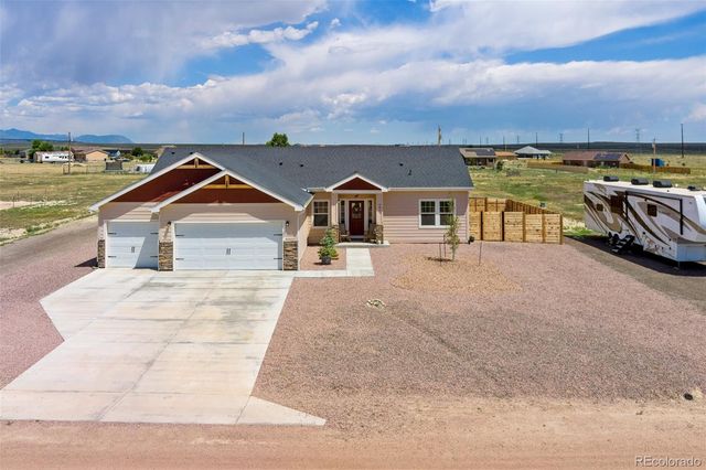 981 E Blackstone Drive, Pueblo, CO 81007