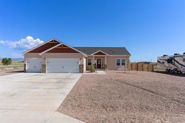 981 E Blackstone Drive, Pueblo, CO 81007