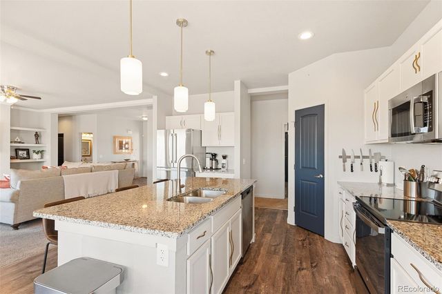 981 E Blackstone Drive, Pueblo, CO 81007